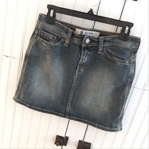 Gap denim jean mini skirt, size 4